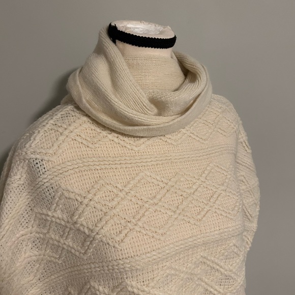 BOHO Ultra Soft Women's Patterned Knit Turtleneck Pullover Poncho SZ OSFM - Picture 7 of 9